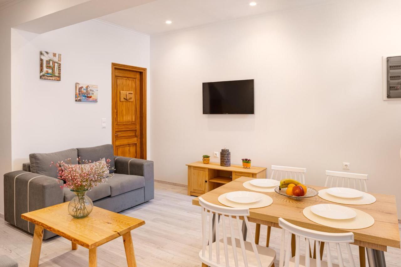 Fiera Luxury Apartments. * Kokkari